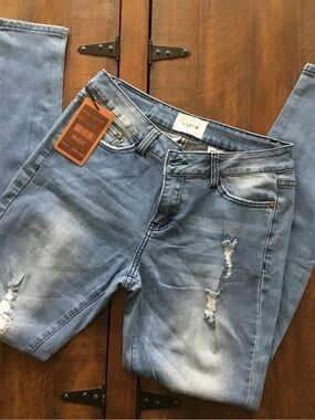 Gazoz Light Wash Distressed Skinny Jeans for Women